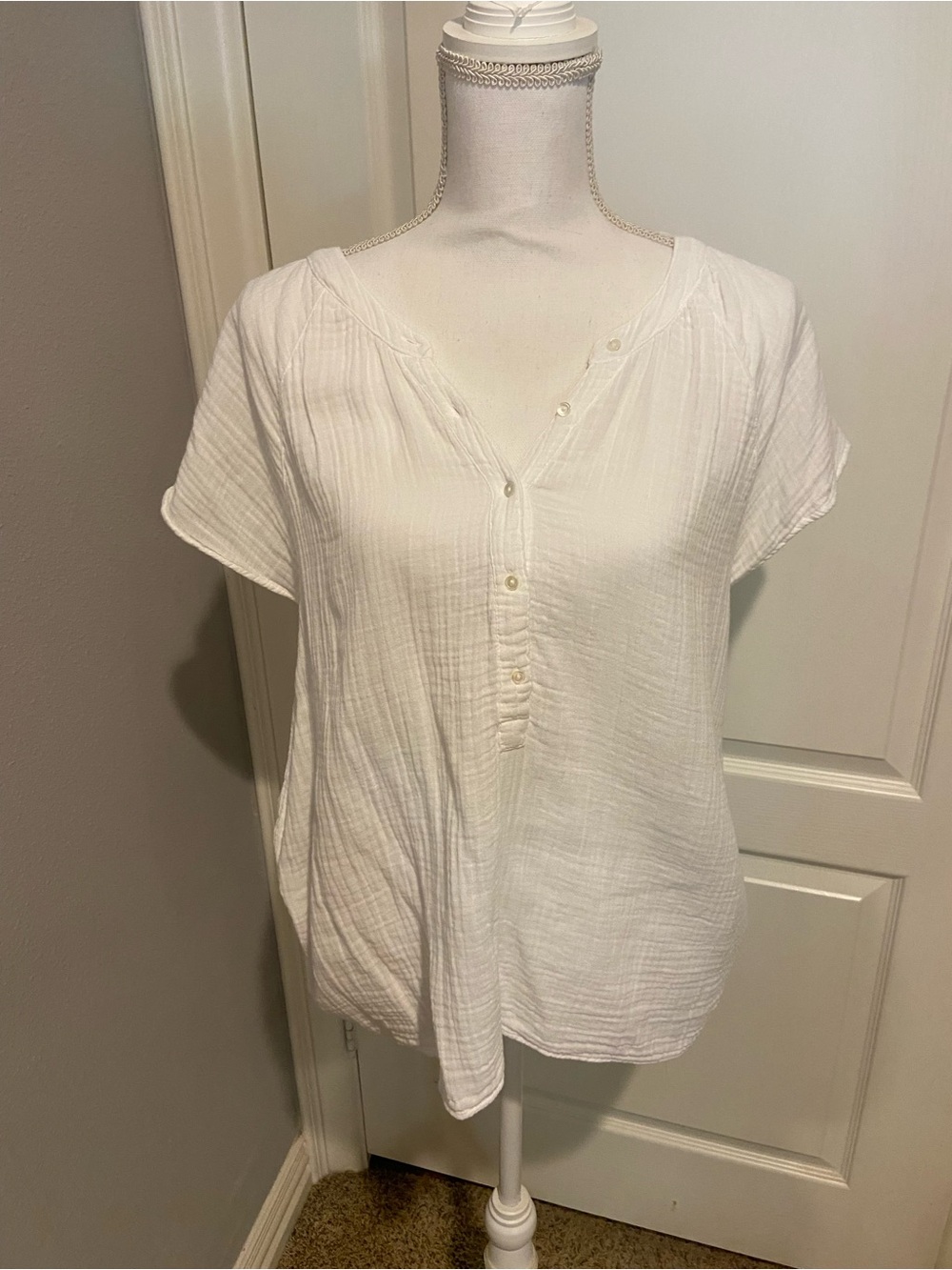 dylan White Short Sleeve Gauze Henley Top